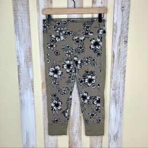 Mono B Taupe Floral Crop Legging Womens M
